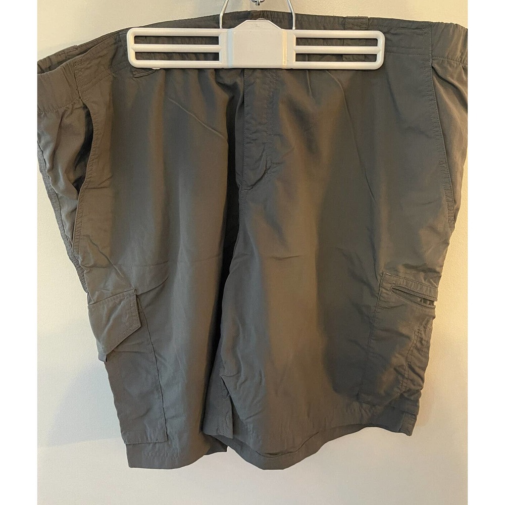 Columbia Shorts Omni Shade Cargo Pockets Stretch Mens Sz 44W (10 L) Fish Hike